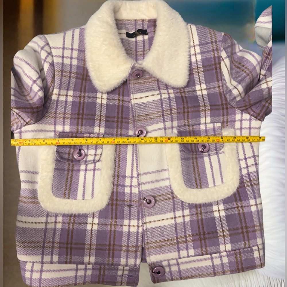 Plaid Button-Up Jacket – Cozy & Chic - Picture 4 of 4